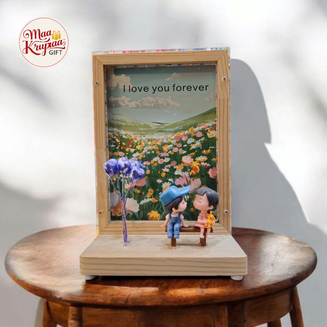 SQUARE SHAPE HIGH FINISHED LOVE PHOTO FRAME WITH SMALL COUPLE 1138