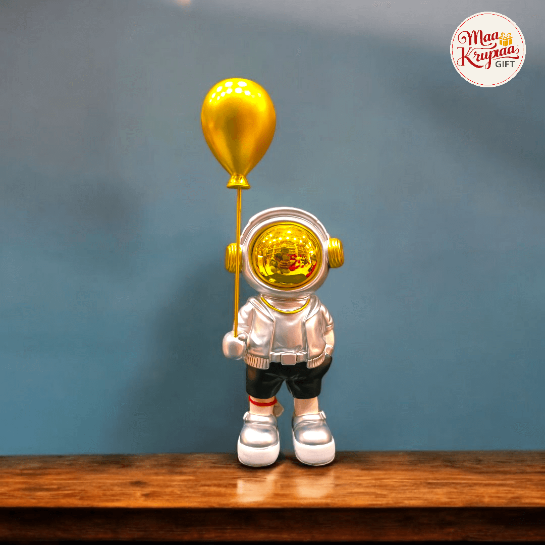 HIGH FINISHED ASTRONAUT HOME DECOR SHOWPIEC 520