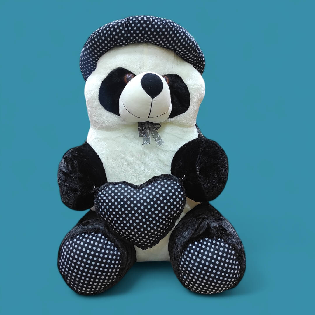 PANDA BLACK AND WHITE WITH HEART IN HOLD TO HAND 747