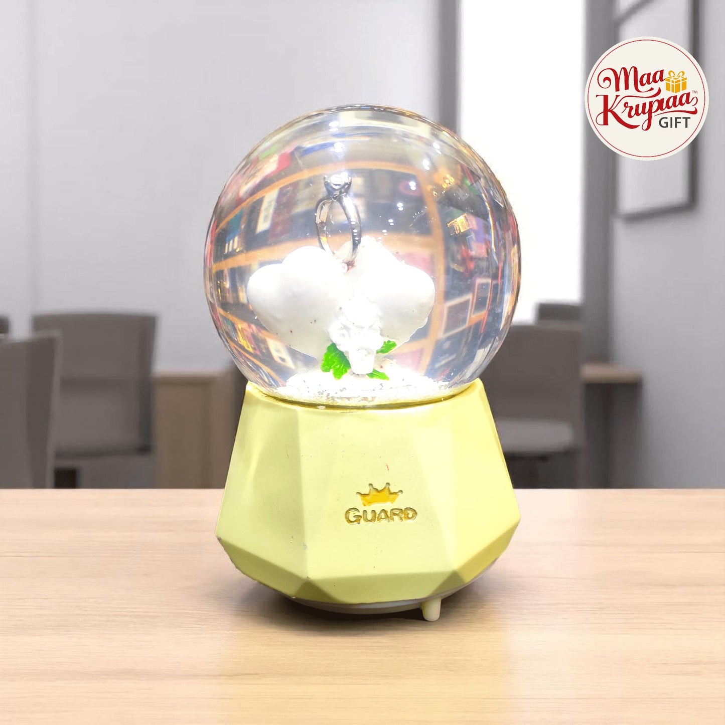 GUARD HEART SNOW GLOBE – YELLOW BASE LV1450 L12