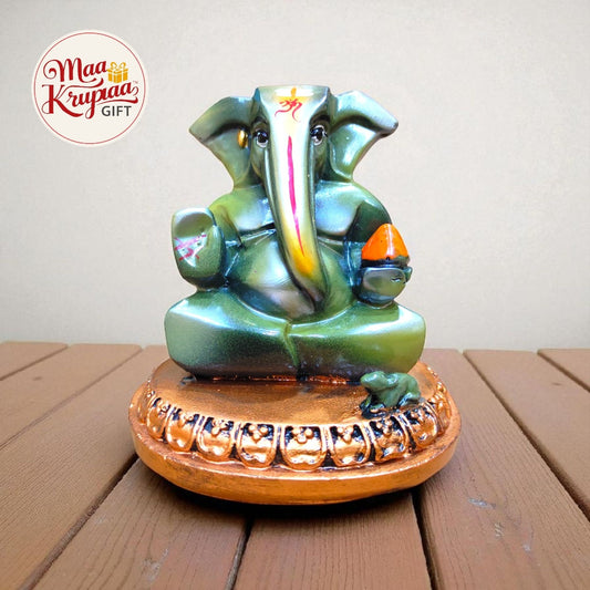 GREEN GANESHA WITH LADDU W135